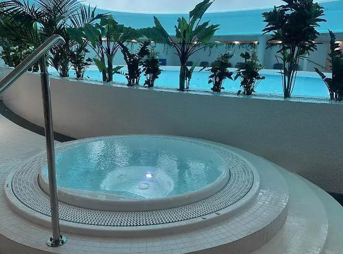 Silence Hanza Tower Apartment