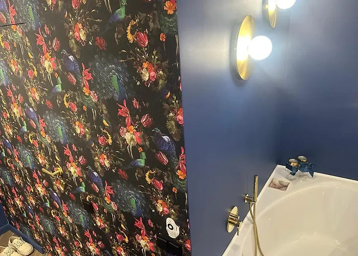 Silence Hanza Tower Apartment